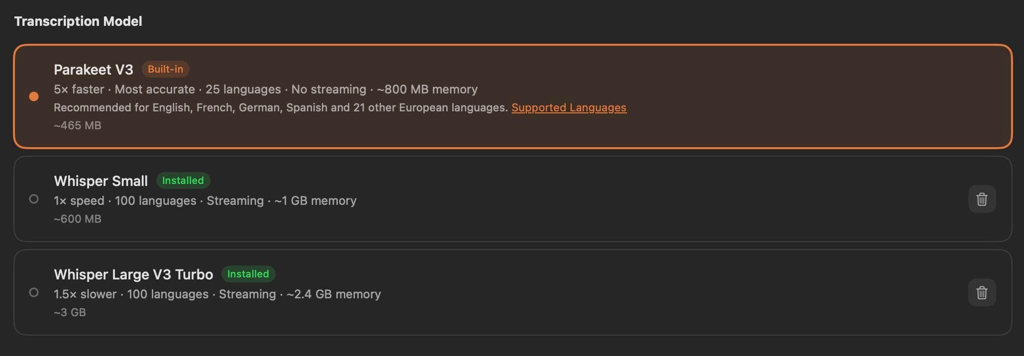 Whisper Notes Mac 模型選擇器，顯示 Parakeet V3 為預設模型，Whisper Small 和 Whisper Large V3 Turbo 為可下載選項